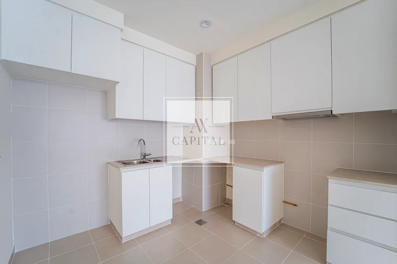 Single Row | Vacant Now | Corner Unit63806288100226112