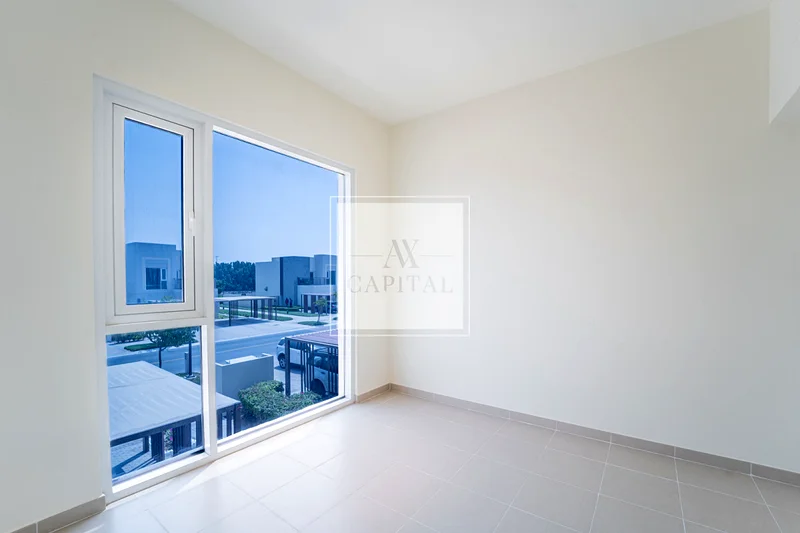 Single Row | Vacant Now | Corner Unit63806288100226113
