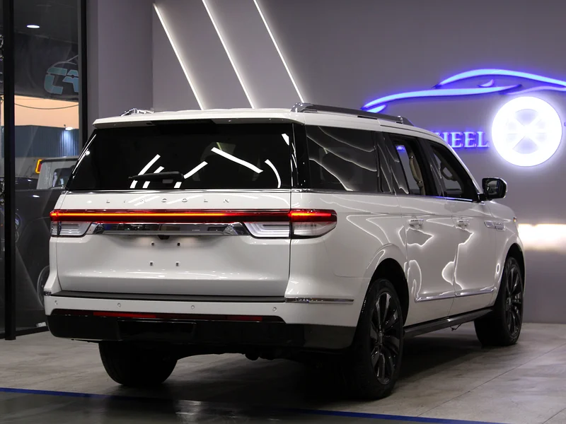 2022 - Lincoln Navigator Presidential Edition63699026442753114