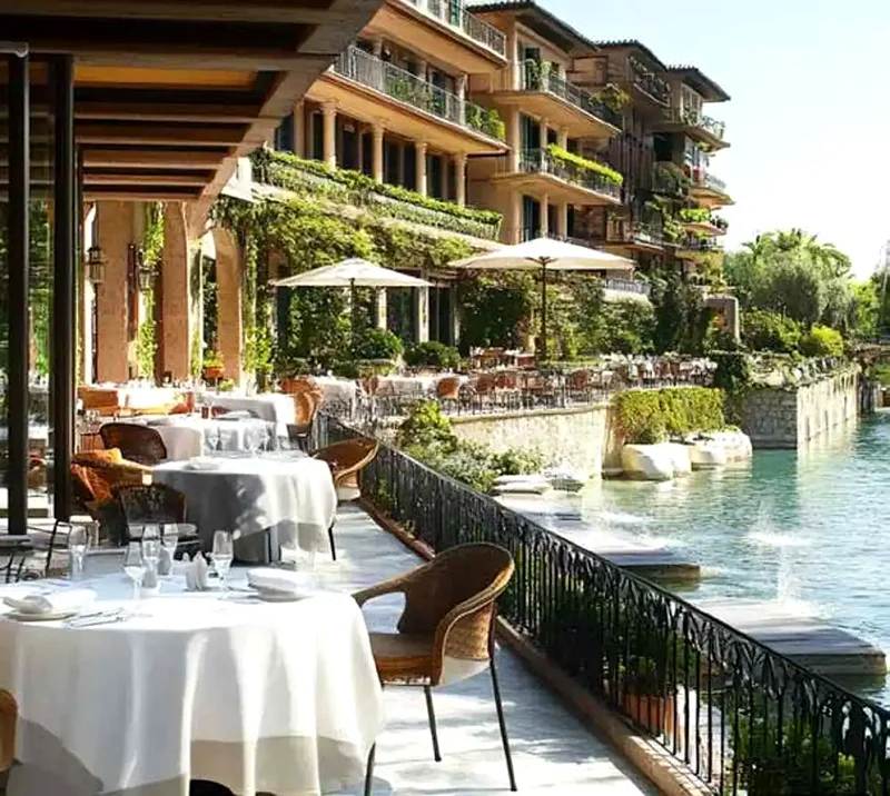 Panoramic Waterfront Apartments at Royal 1 | DIP | Flexible Plan64014616178945112