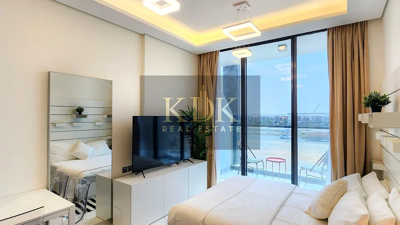 Stunnig studio | 5500 Monthly | 12 cheques63725560375041114