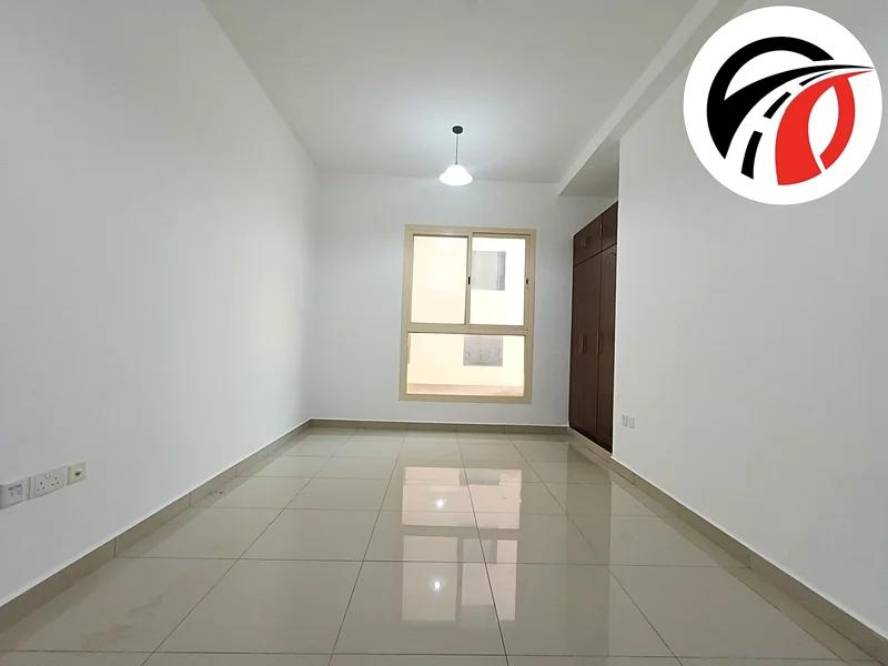 ستوديو واسع جدًا، جميع المرافق متوفرة بسعر 38 ألف63755611267843111