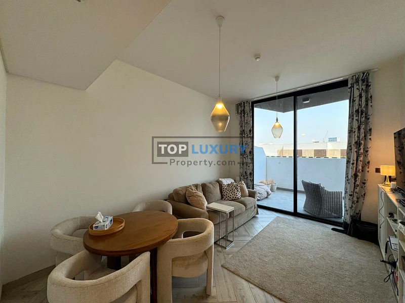 BRIGHT & SPACIOUS 2-BEDROOM | EMPIRE RESIDENCE | VACANT & READY63786013377027112