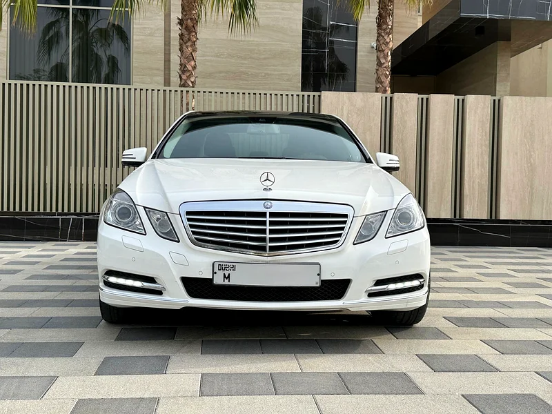 Mercedes Benz E30063699043853442111