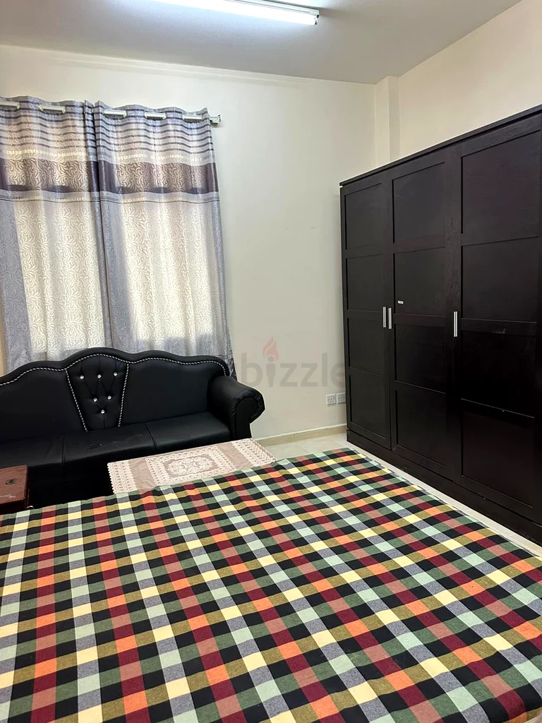 تُؤجَر غرفة نوم رئيسية مزودة بحمام داخلي63796471834241112