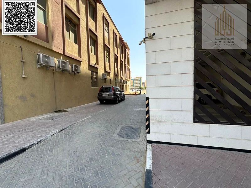 مبنى تجاري للبيع في الجرف 16، عجمان الطابق الأرضي وطابقين وسقف63868309645569110