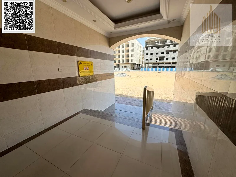 مبنى تجاري للبيع في الجرف 16، عجمان الطابق الأرضي وطابقين وسقف63868309645569112