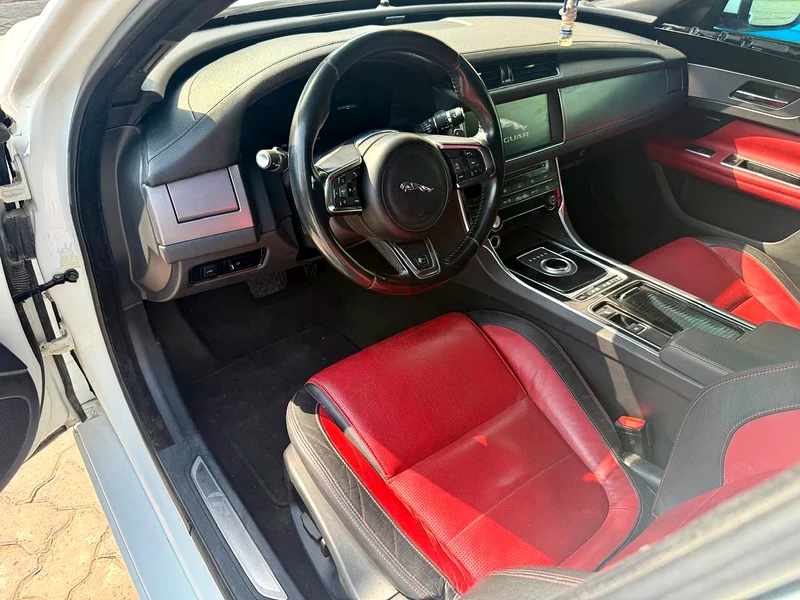 Jaguar XF R-Sport63699026949250112