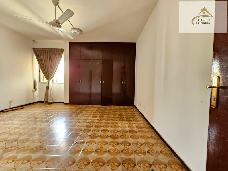فيلا واسعة من 3 غرف نوم بالإضافة إلى غرفة دراسة مع حديقة63812708046338114