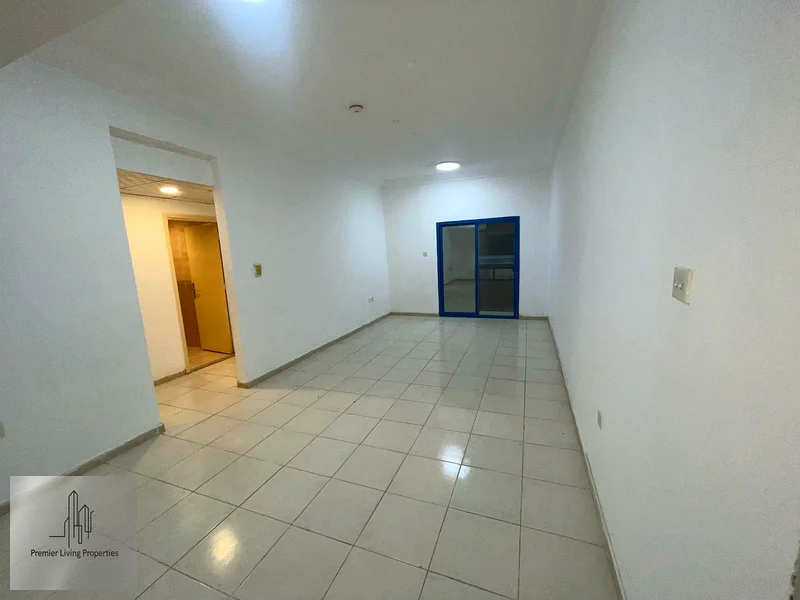 شقة فاخرة بغرفة نوم واحدة مع شرفة بالقرب من مركز سهارة مع دفع 6 شيكات63812131863553111