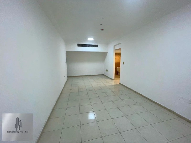 شقة فاخرة بغرفة نوم واحدة مع شرفة بالقرب من مركز سهارة مع دفع 6 شيكات63812131863553110