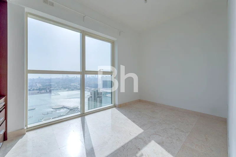 Vacant on Transfer | High ROI | Partial Sea View63846366265217114
