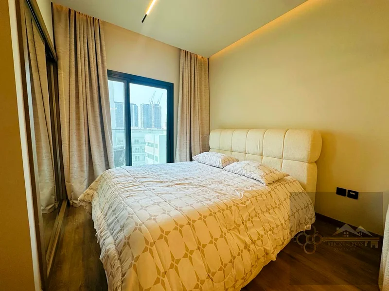 ستوديو فاخر | معيشة عصرية | إطلالة على JVC63779930416386110