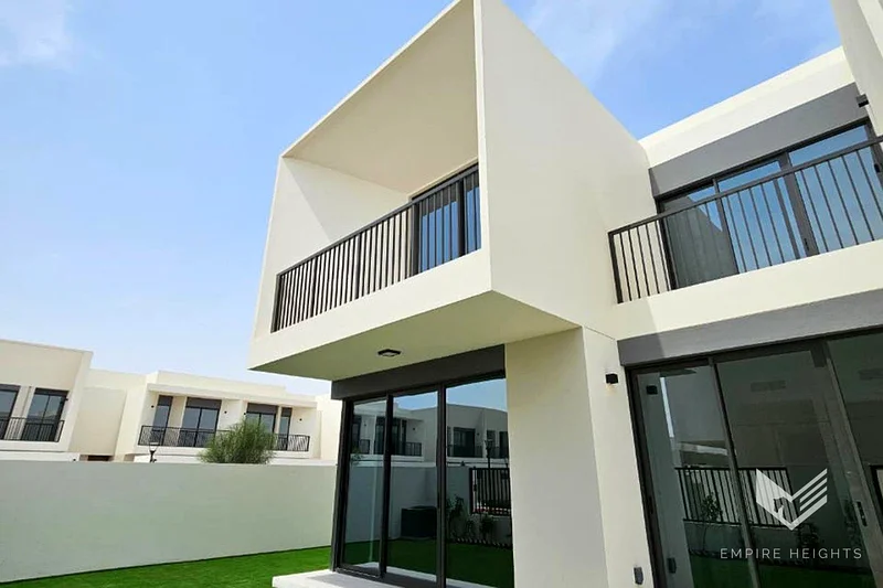 END UNIT | LANDSCAPE GARDEN | LARGE PLOT63737083493506110