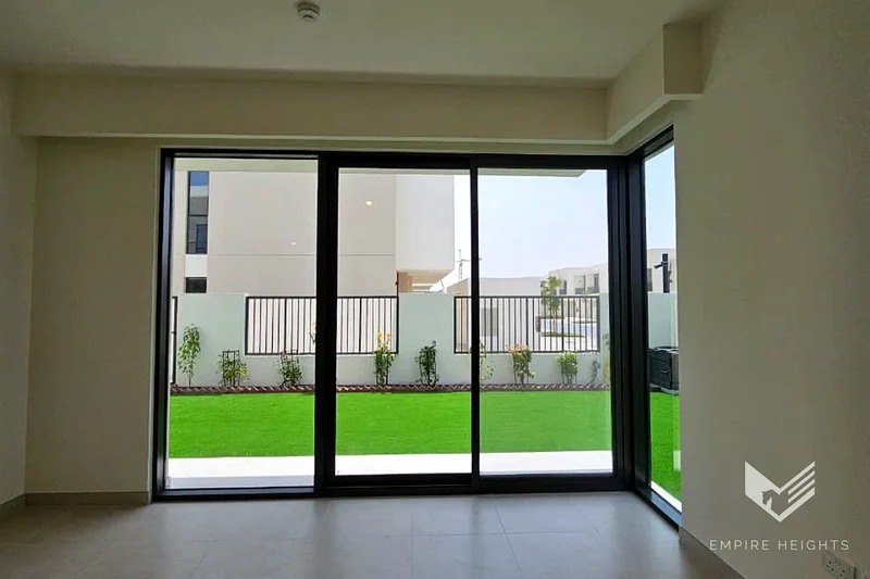 END UNIT | LANDSCAPE GARDEN | LARGE PLOT63737083493506114