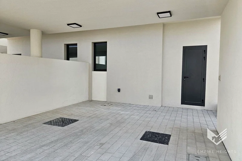 END UNIT | LANDSCAPE GARDEN | LARGE PLOT63737083493506113