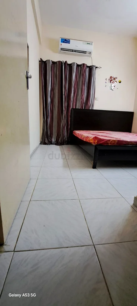 غرفة نوم رئيسية مفروشة بالكامل متاحة 260063798123973889110