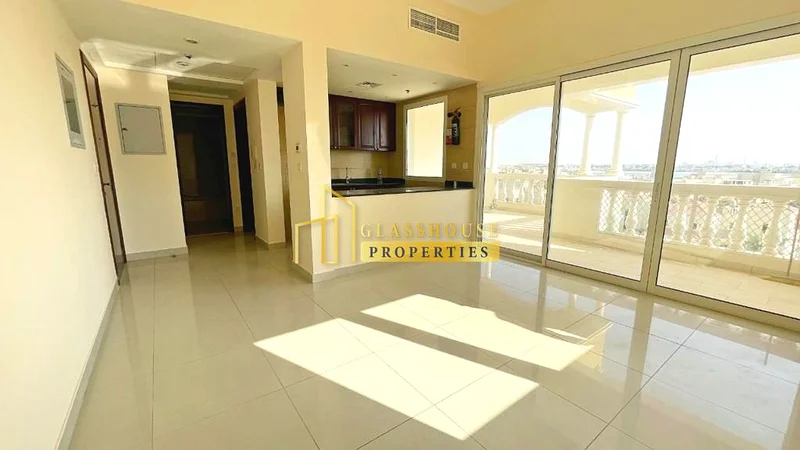 شقة بغرفة نوم واحدة بإطلالة مذهلة على البحيرة للبيع في RB163859833769859110