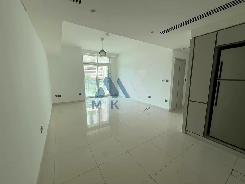 شاطئ خاص / مسكن على الشاطئ / شقة كبيرة63733404377346111