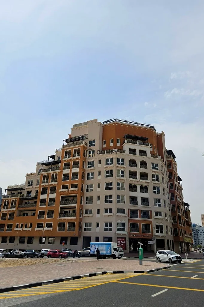 شقة فاخرة بغرفة نوم واحدة وبشرفة للبيع في موقع متميز في سيليكون أويسس63980380088833110