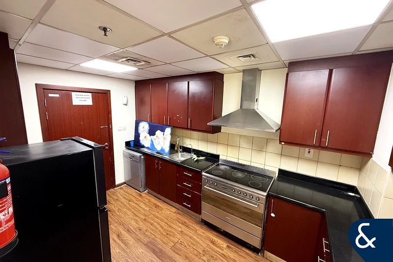 Vacant | Marina View | Upgraded63937052196867112