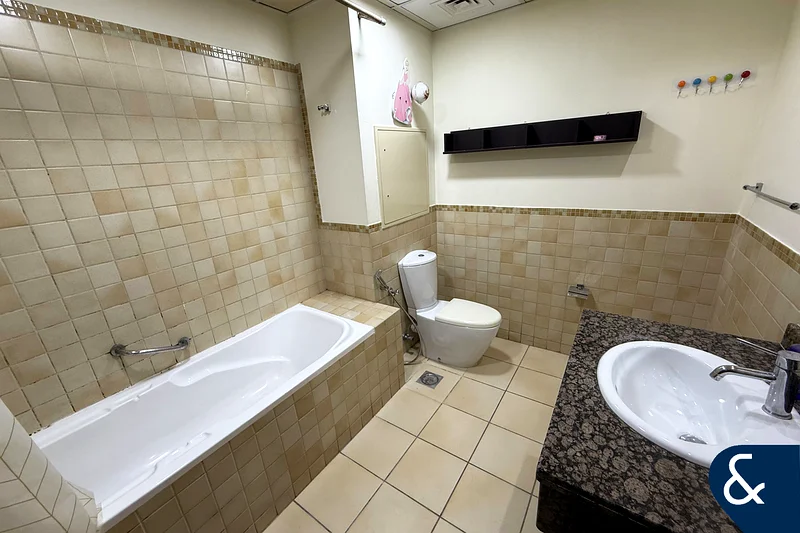 Vacant | Marina View | Upgraded63937052196867114