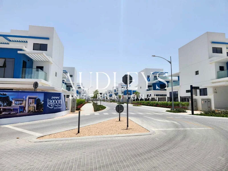 Corner unit | Big layout | Private Garden63725736160386113