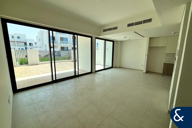 3 Plus Maids | Close To Pool | Elio Style63947307211523113