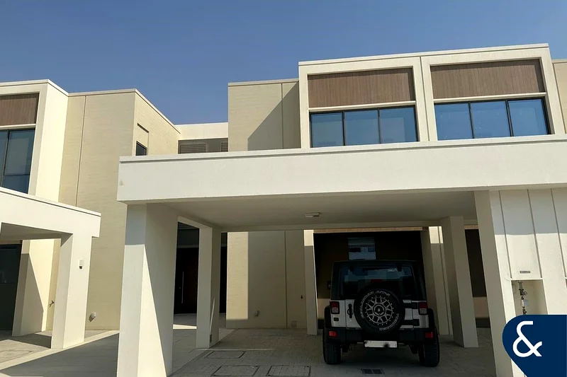 3 Plus Maids | Close To Pool | Elio Style63947307211523111