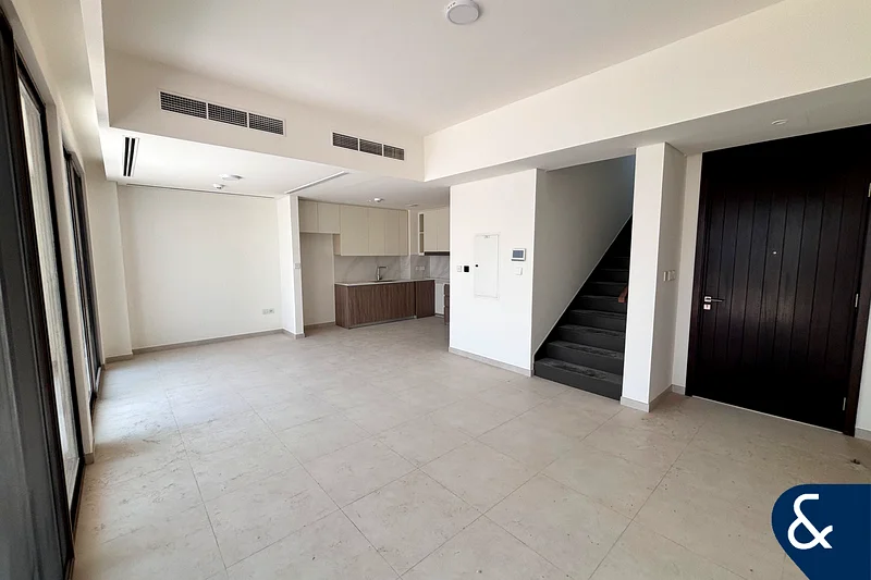 3 Plus Maids | Close To Pool | Elio Style63947307211523114