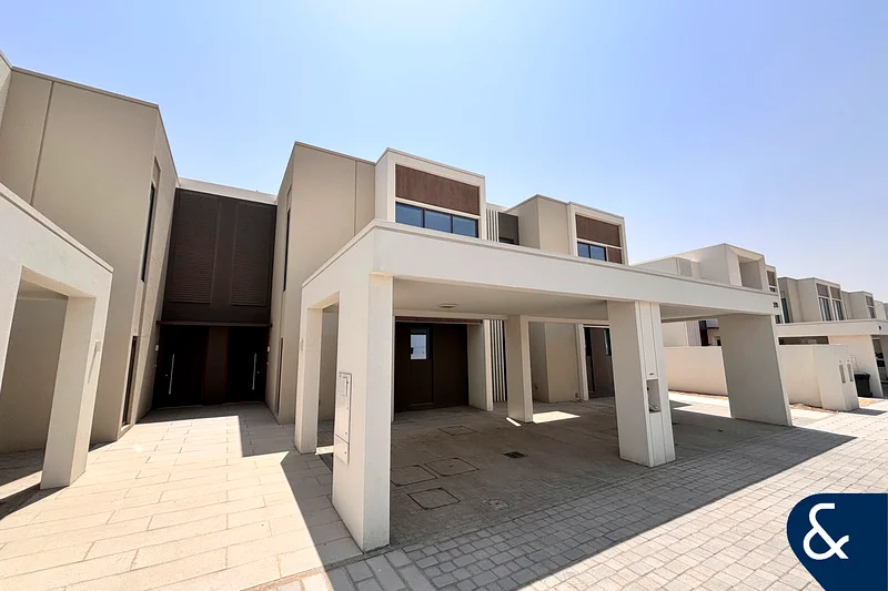 3 Plus Maids | Close To Pool | Elio Style63947307211523110