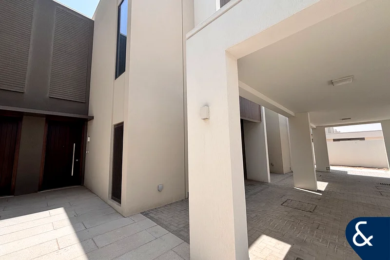 3 Plus Maids | Close To Pool | Elio Style63947307211523112