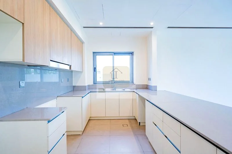 Multiple Units  || Community specialist ||   Prime location.64046332752514110