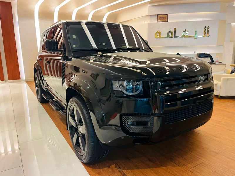 Defender model 2022 HSE v6 gulf space full option one onwer full service history63700286528514110