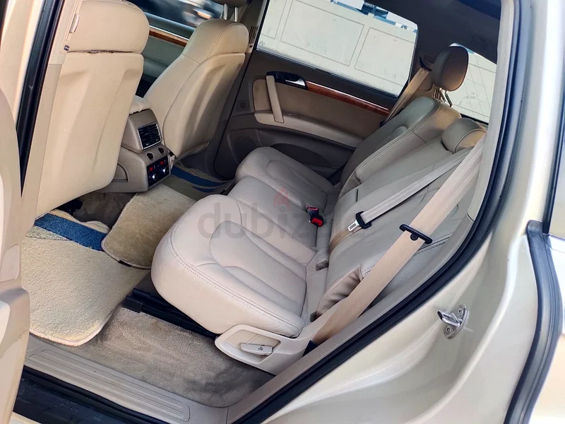Audi q 7 gcc 2009 full option very good condition very clinic accident free63699036671618114