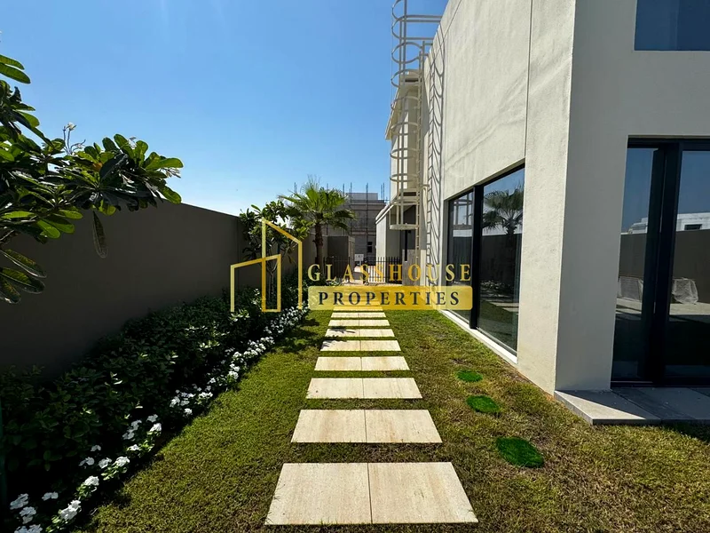 Luxury | Modern | Close to the Pool 3BR Falcon TH63860832125185110