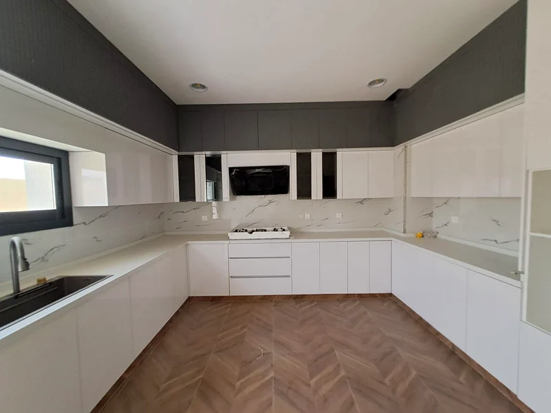 Villa For sale in Ajman at Al Helio2 The Villa is G+2, Roof  Majlis, 2halls, 6master rooms, big kitchen ,pantry And Maid room,63911938290178113