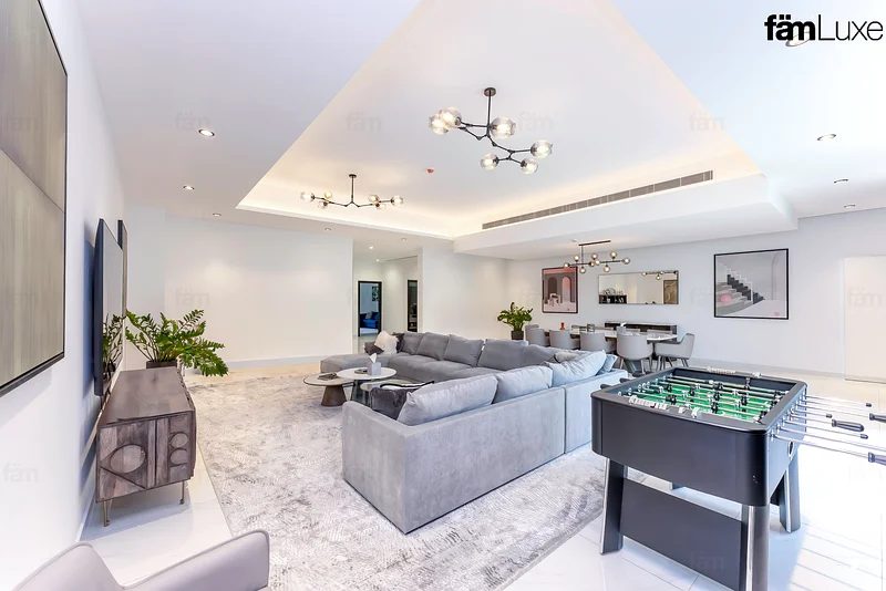 DRIVER ROOM | MAIDROOM | POOL | MASSIVE PLOT63922287161475113