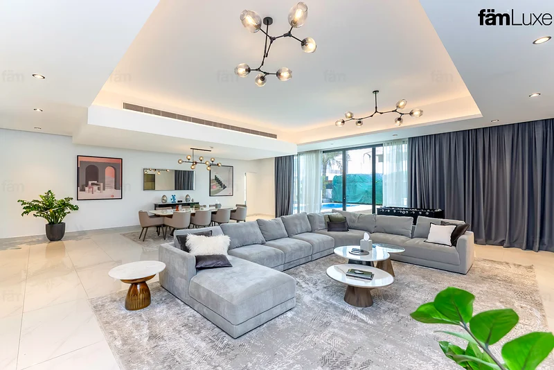 DRIVER ROOM | MAIDROOM | POOL | MASSIVE PLOT63922287161475112