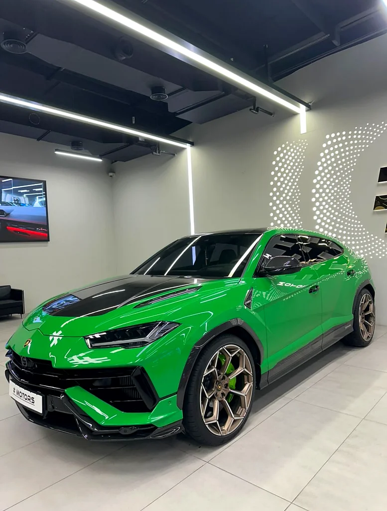 Lamborghini URUS Performante63699025660803113