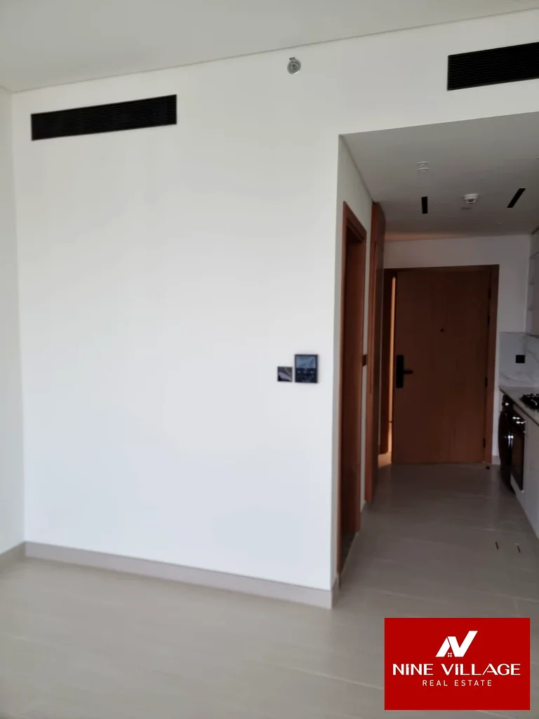 شقة جديدة بالكامل ببلكونة كبيرة متاحة للإيجار (4 شيكات)63785900710530112
