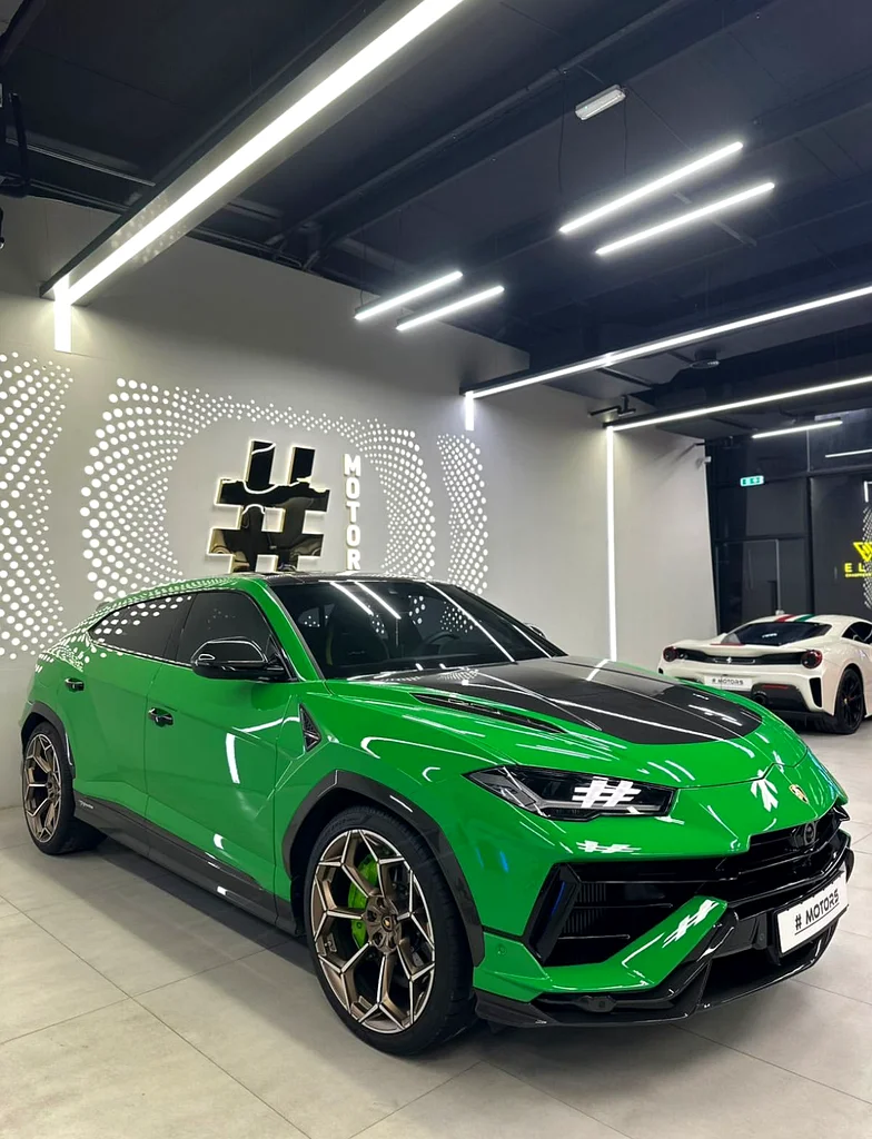 Lamborghini URUS Performante63699025660803114