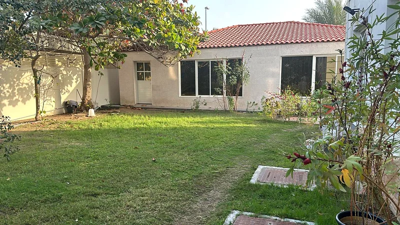فيلا رائعة | 7 غرف نوم رئيسية. مساحة وقوف سيارات كبيرة / المزهر 2-63914932663555111