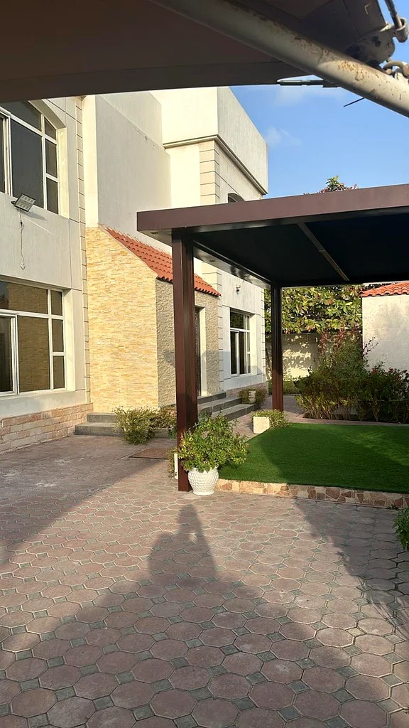 فيلا رائعة | 7 غرف نوم رئيسية. مساحة وقوف سيارات كبيرة / المزهر 2-63914932663555110