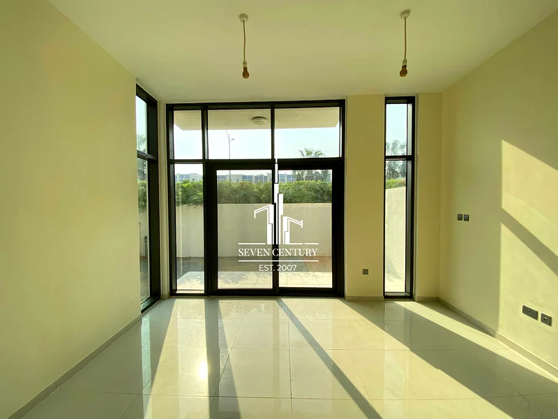 وحدة نهائية | 3 غرف نوم | غرفة معيشة كبيرة | أفضل صفقة63740867896706113