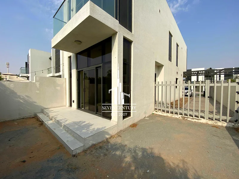 وحدة نهائية | 3 غرف نوم | غرفة معيشة كبيرة | أفضل صفقة63740867896706110