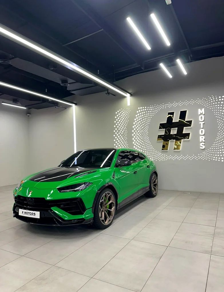 Lamborghini URUS Performante63699025660803110