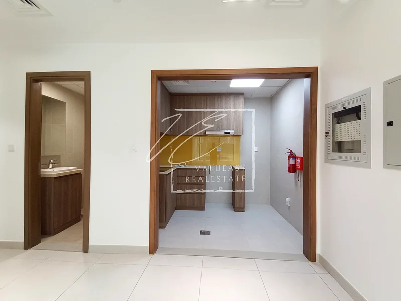 1BHK | واسع | إطلالة على SZR | بالقرب من المترو |63745274846849114