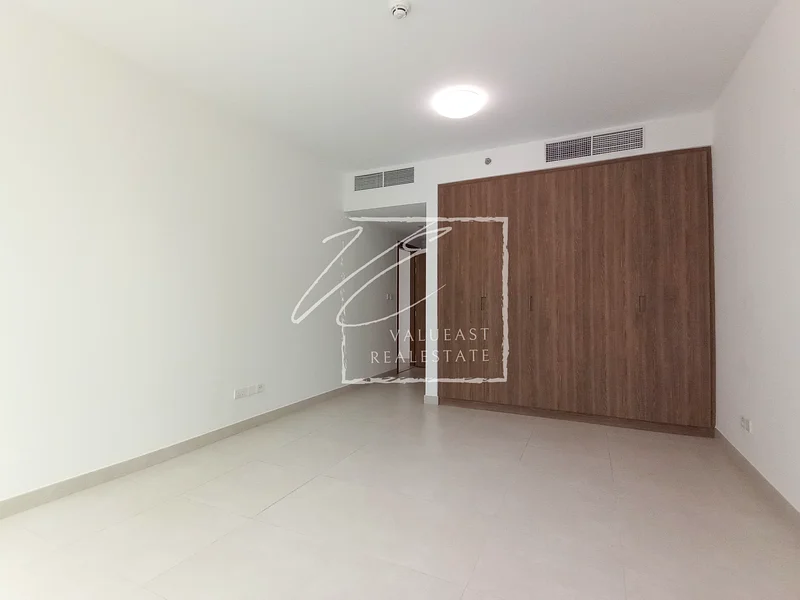 1BHK | واسع | إطلالة على SZR | بالقرب من المترو |63745274846849111