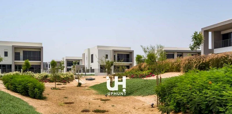 SINGAL ROW BACK YARD UPGRADED PRIME LOCATION NO AGENTS PLS64046222485378114